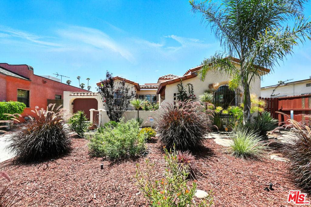8853 S Halldale AVE, Los Angeles, CA 90047