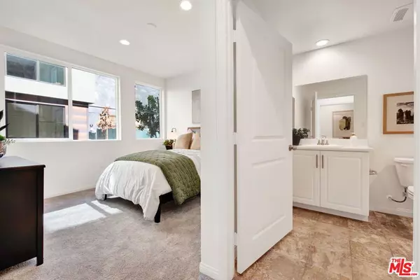 Long Beach, CA 90805,5868 Linden AVE #2