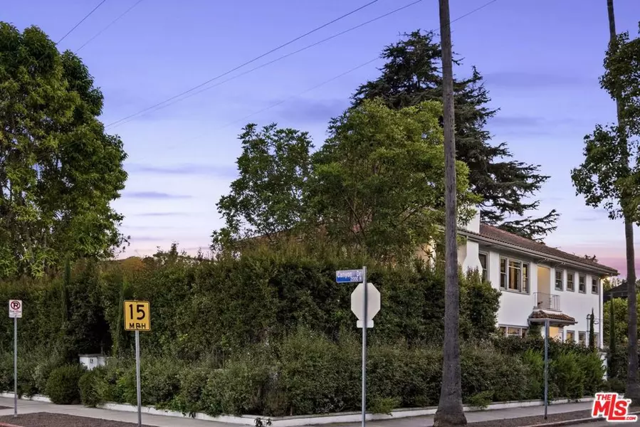 2027 N Canyon DR, Los Angeles, CA 90068