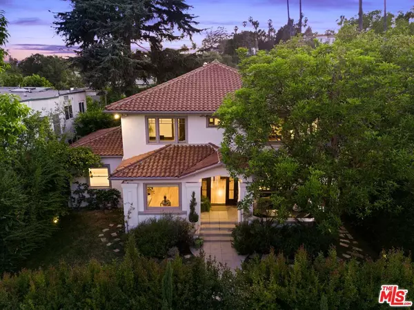 Los Angeles, CA 90068,2027 N Canyon DR