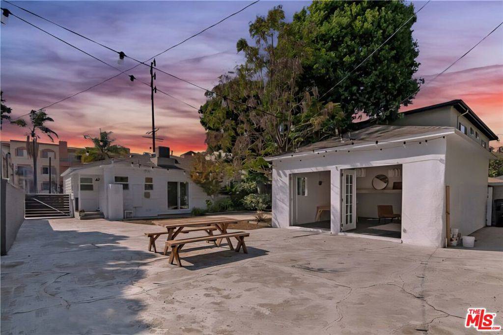 Los Angeles, CA 90066,3780 Beethoven ST