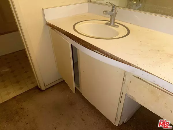 Montebello, CA 90640,1610 Neil Armstrong ST #304