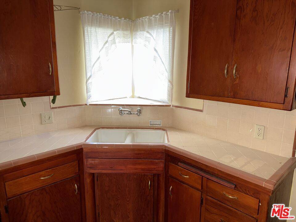 Woodland Hills, CA 91364,4972 Topanga Canyon BLVD