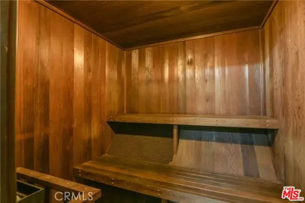 Santa Monica, CA 90403,811 6th ST #208