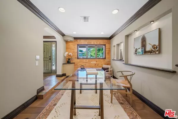 Calabasas, CA 91302,24409 Voltara CT