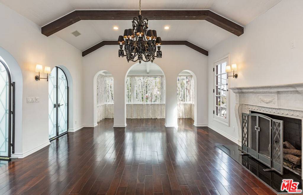 West Hollywood, CA 90069,1467 N Kings RD