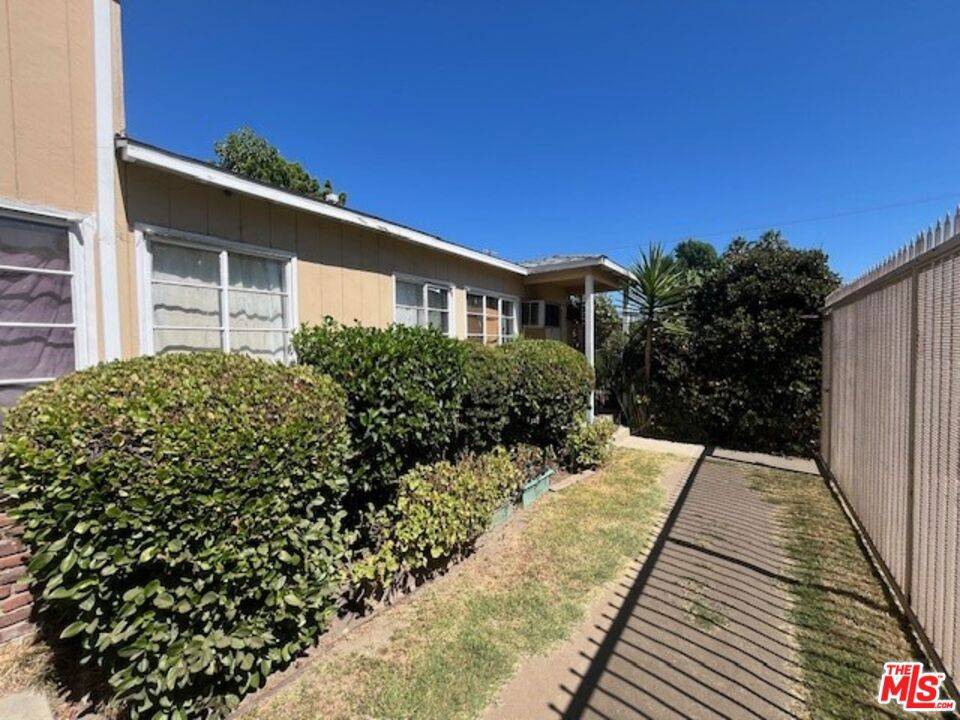 Van Nuys, CA 91401,13358 Victory BLVD