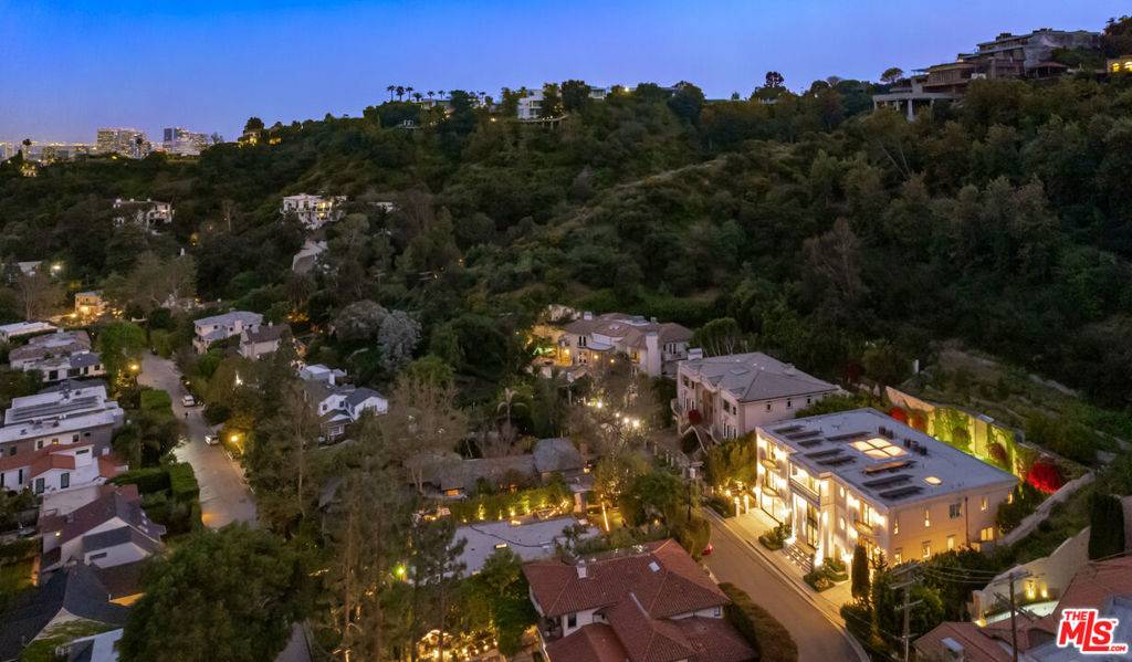Beverly Hills, CA 90210,1455 Robmar DR