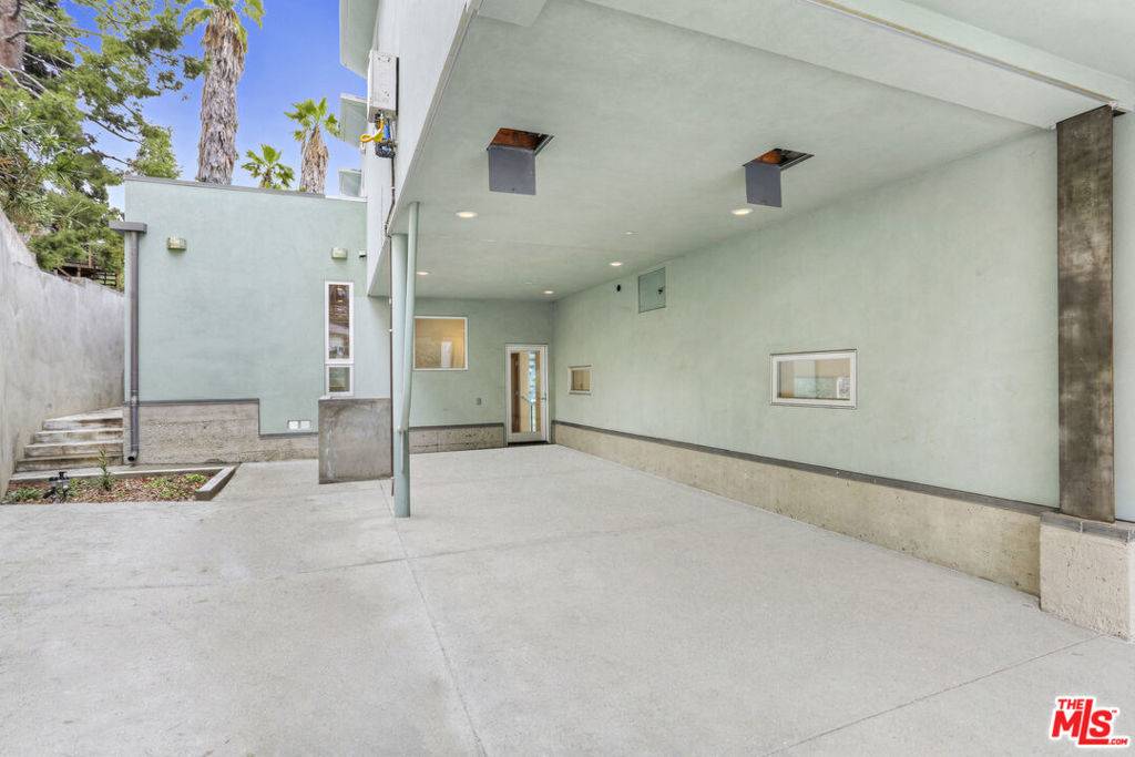Los Angeles, CA 90026,1801 Baxter ST