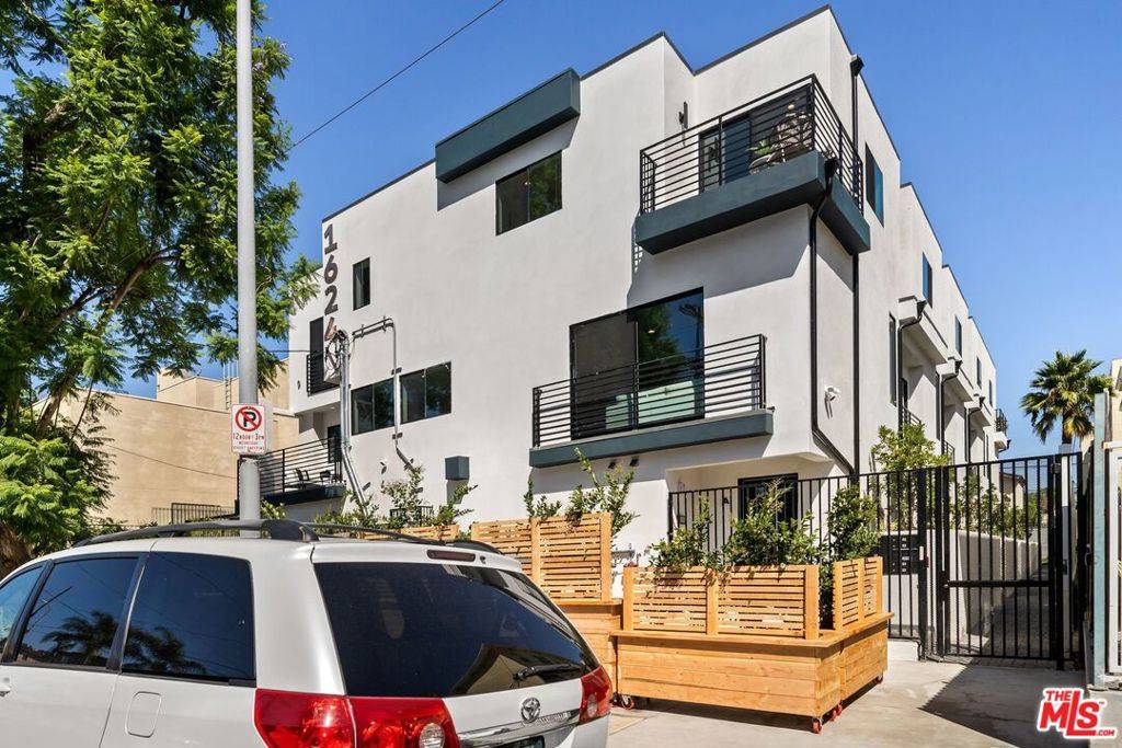 1624 N Normandie AVE #B, Los Angeles, CA 90027