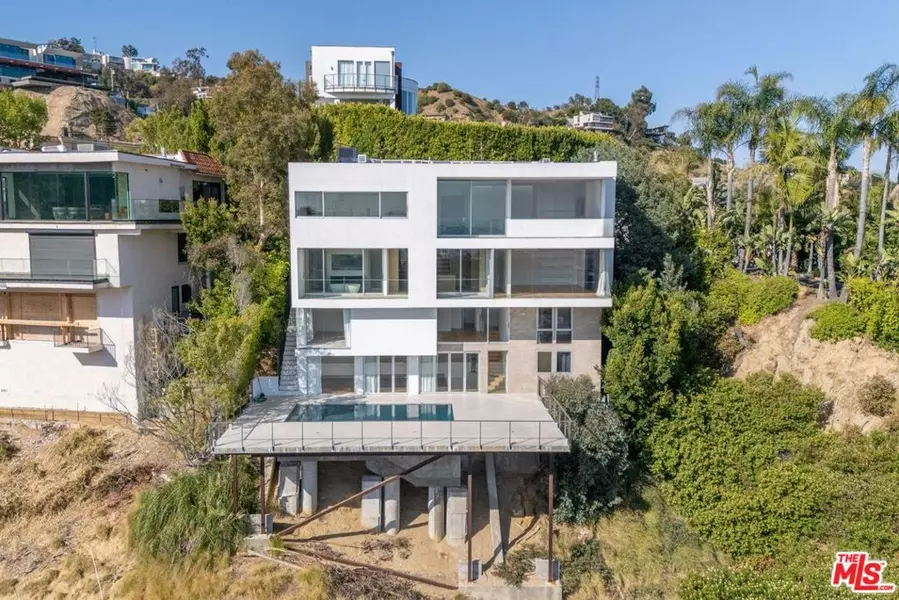 1853 Sunset Plaza DR, Los Angeles, CA 90069