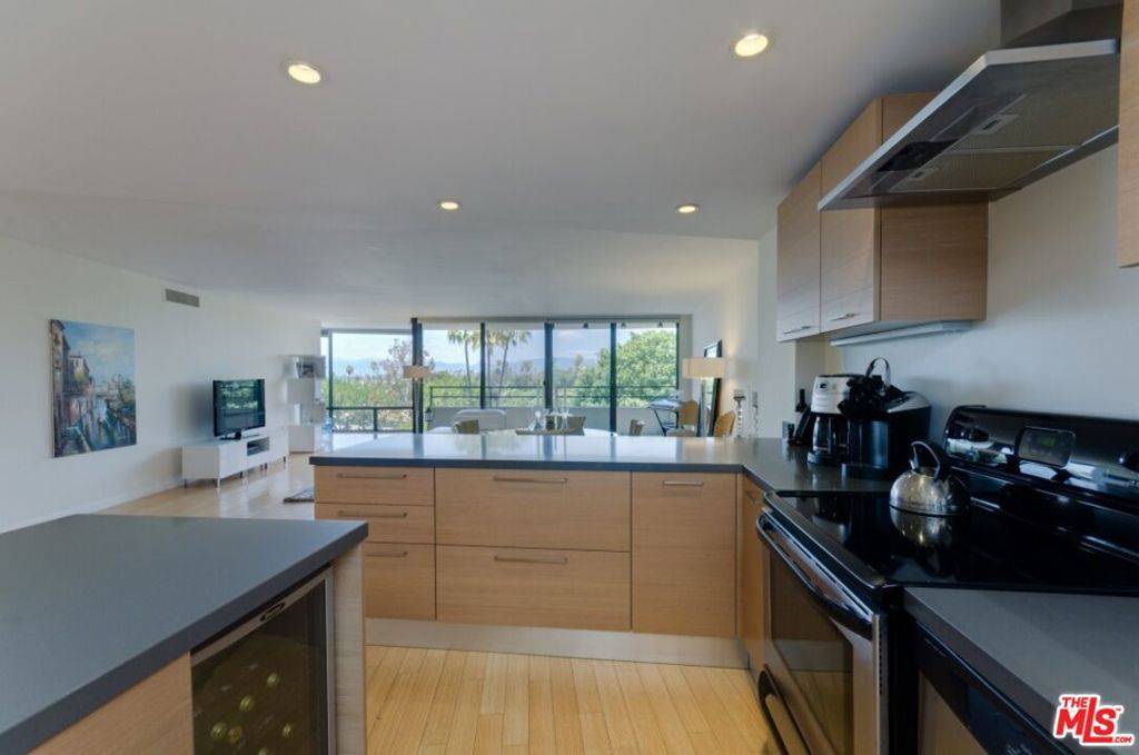 Marina Del Rey, CA 90292,4337 Marina City DR #135