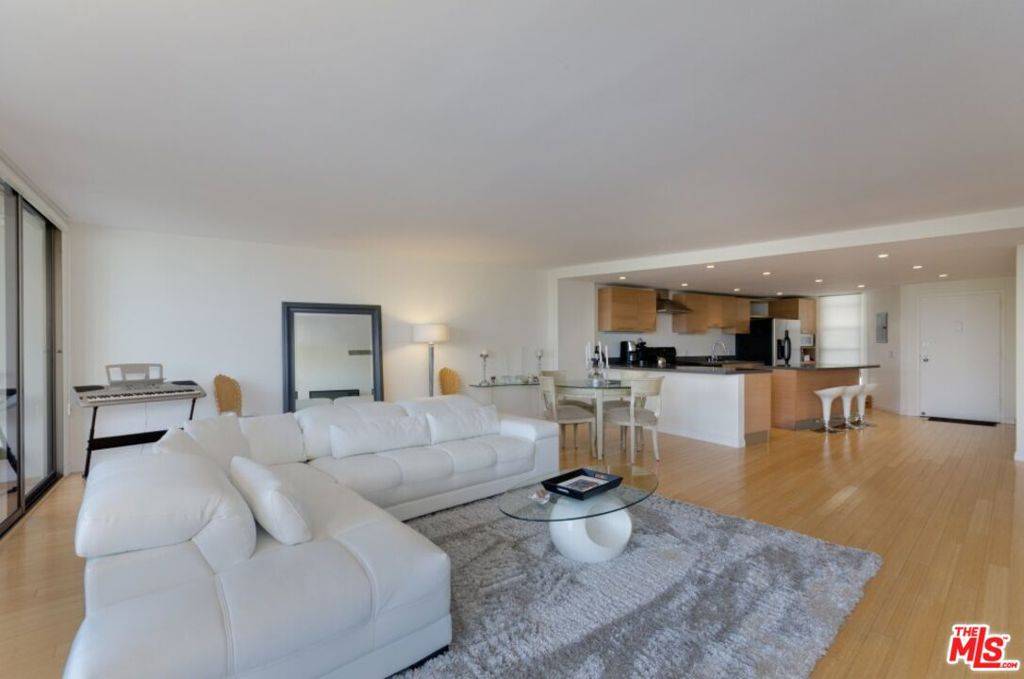 Marina Del Rey, CA 90292,4337 Marina City DR #135