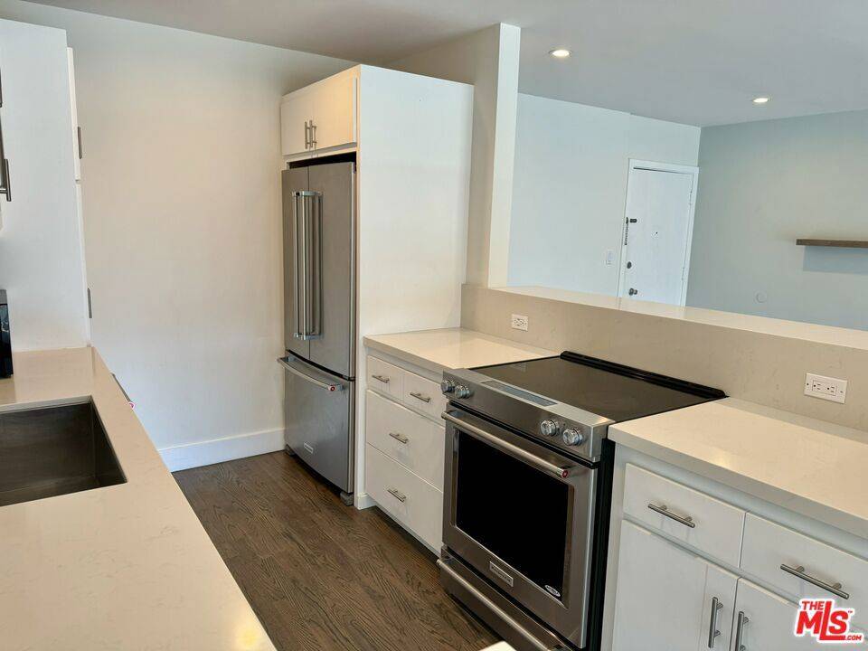 Santa Monica, CA 90403,2101 California AVE #2