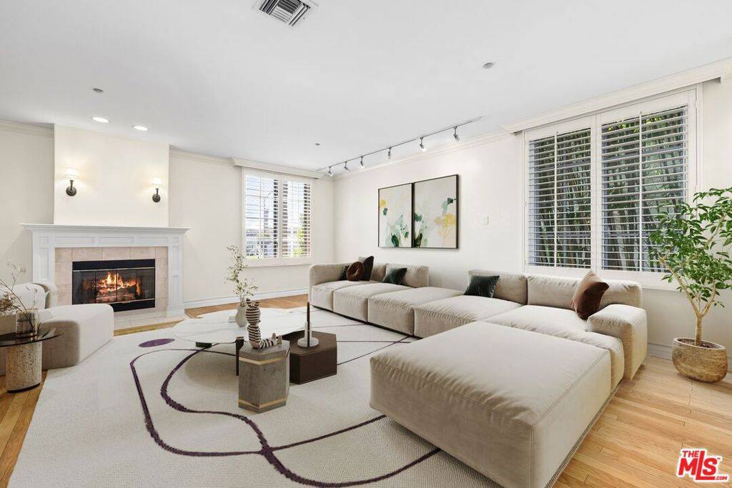 433 N Doheny DR #106, Beverly Hills, CA 90210