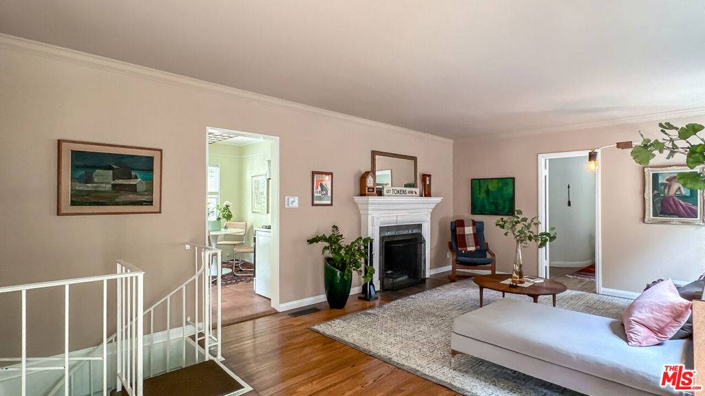 Burbank, CA 91501,752 Country Club DR