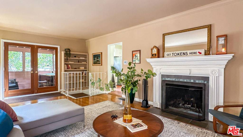 Burbank, CA 91501,752 Country Club DR