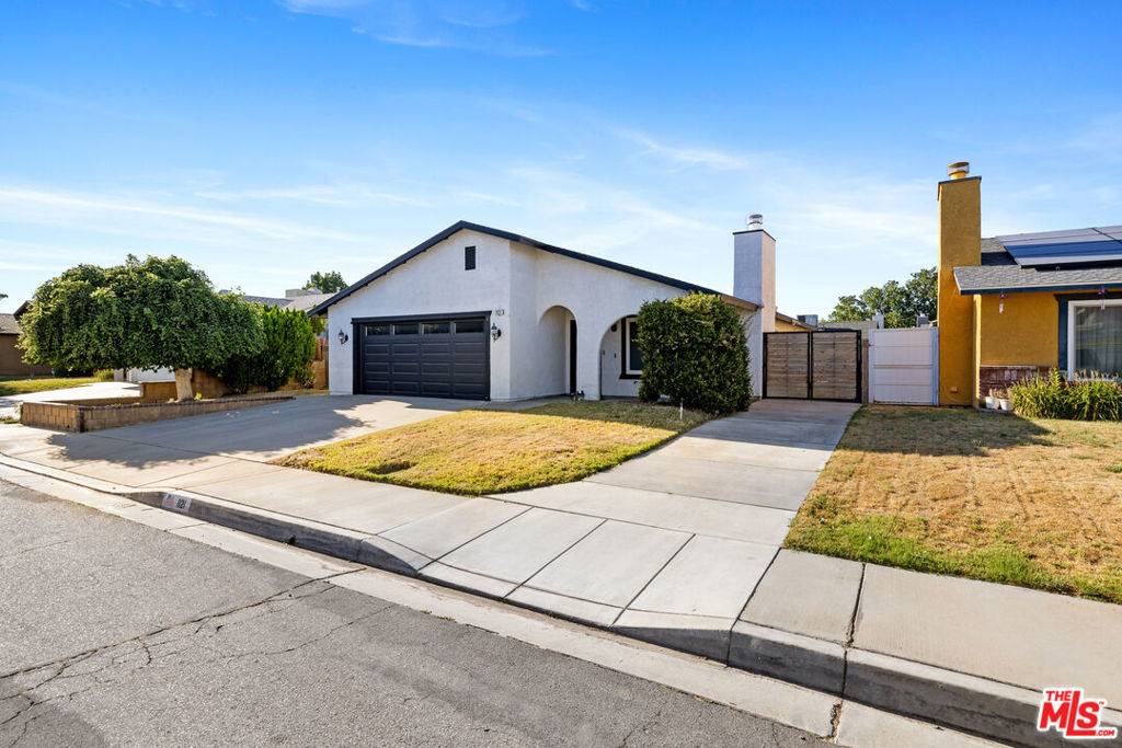 1121 Chagal AVE, Lancaster, CA 93535