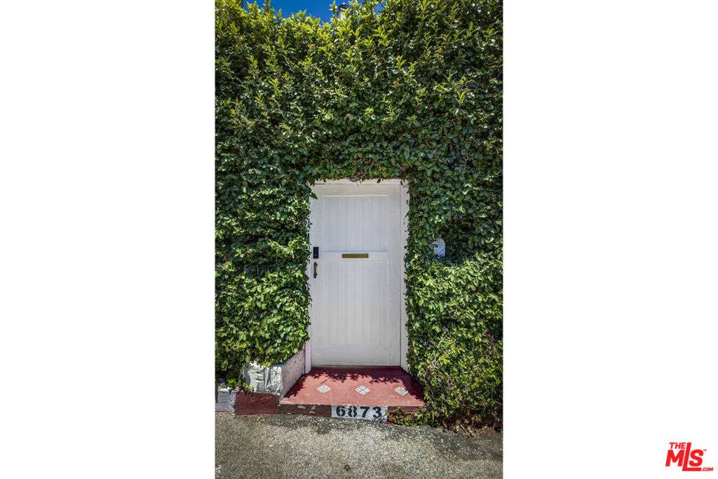 Los Angeles, CA 90068,6873 Yeager PL