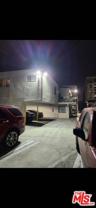 Los Angeles, CA 90006,1034 S Ardmore AVE