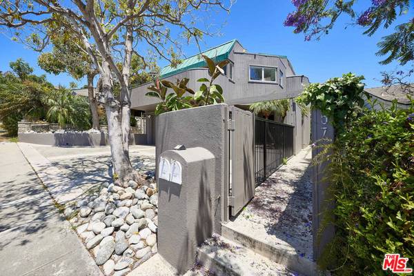 Laguna Beach, CA 92651,257 Fairview ST