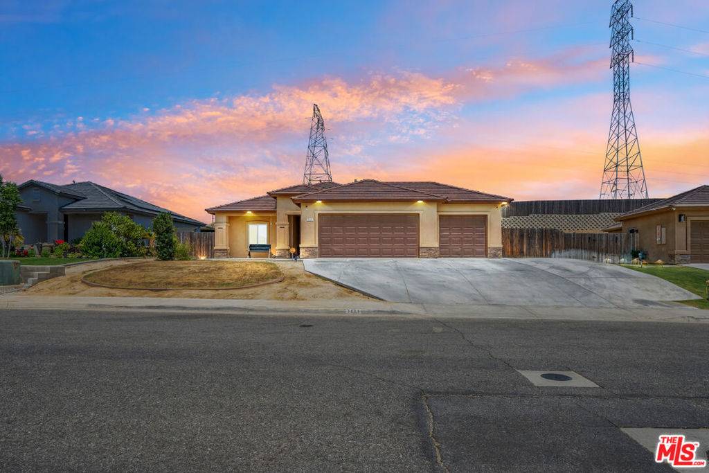 3605 Balvicar DR, Bakersfield, CA 93306
