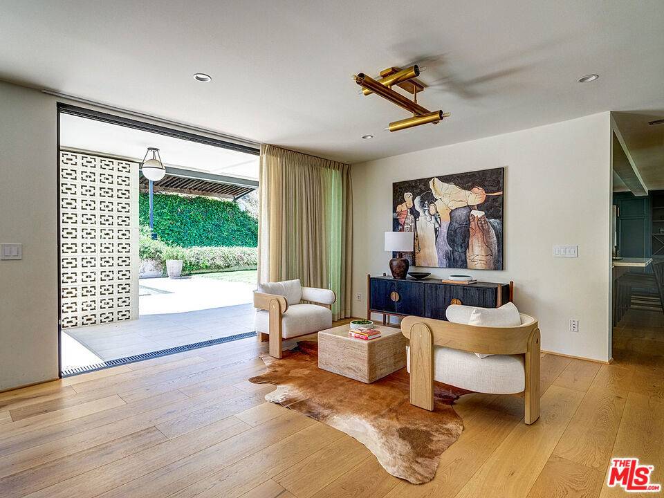 Los Angeles, CA 90046,8674 Edwin DR