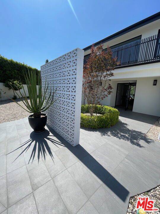 Los Angeles, CA 90046,8674 Edwin DR