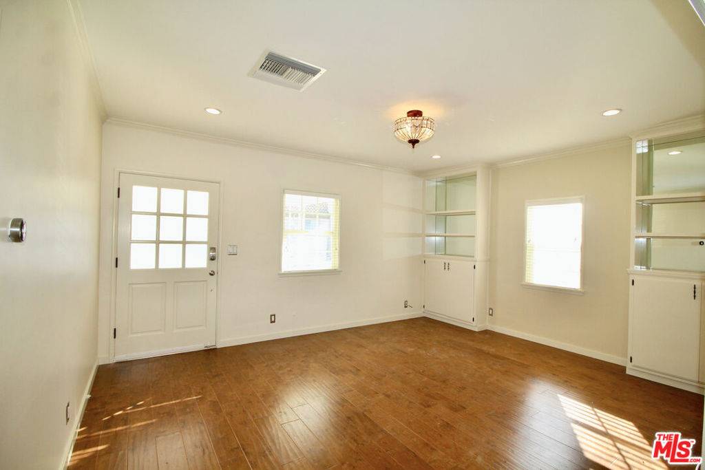 La Crescenta, CA 91214,3141 Fairmount AVE