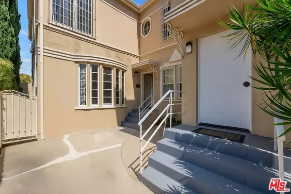 Los Angeles, CA 90036,461 N Vista ST