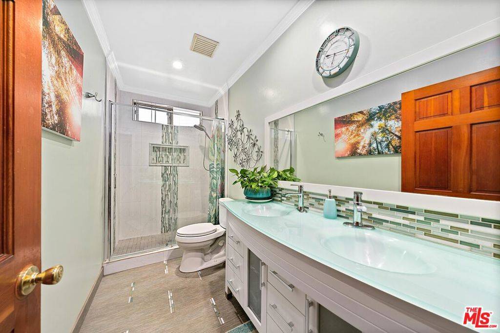 Los Angeles, CA 90041,1747 N Avenue 46