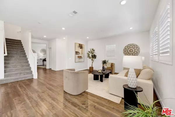 Santa Clarita, CA 91387,17028 Zion