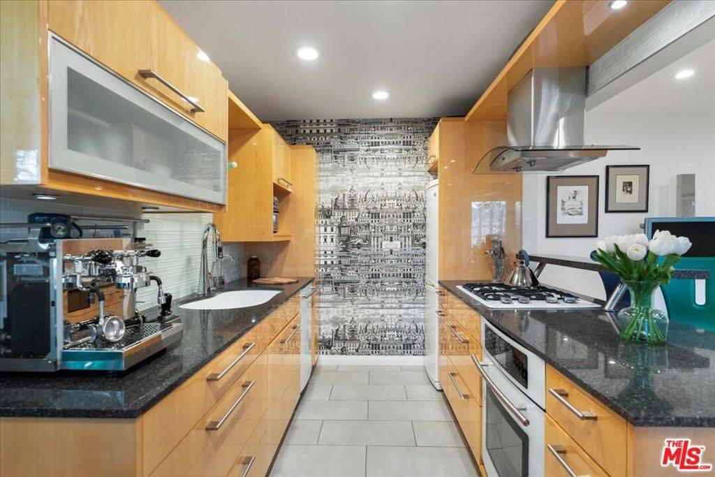 Santa Monica, CA 90405,848 Pacific ST #2