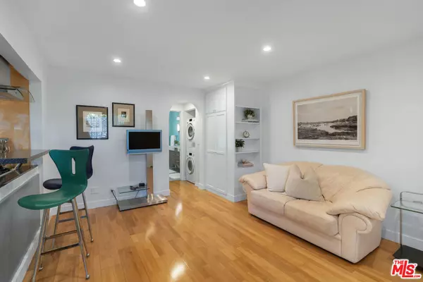 Santa Monica, CA 90405,848 Pacific ST #2