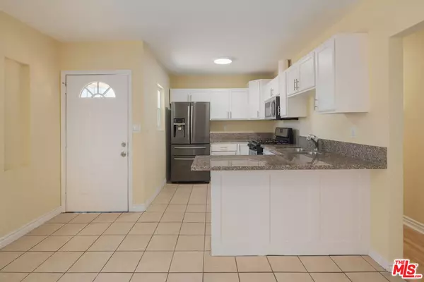 Los Angeles, CA 90044,554 W 89th ST