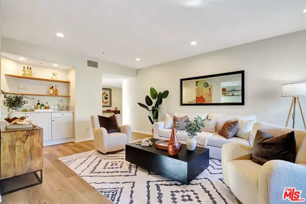 Los Angeles, CA 90049,11690 Montana AVE #207