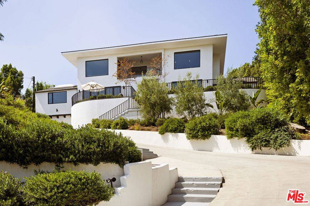 4301 Cromwell AVE, Los Angeles, CA 90027
