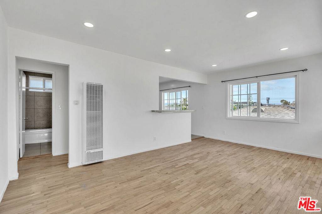 Torrance, CA 90501,20512 S Western AVE