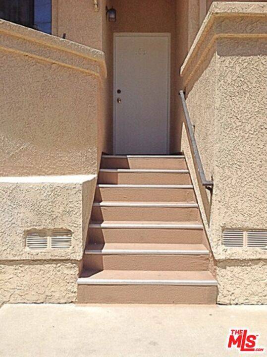 Toluca Lake, CA 91602,4349 CAHUENGA #104