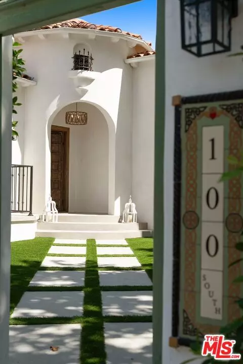 Los Angeles, CA 90048,100 S La Jolla AVE