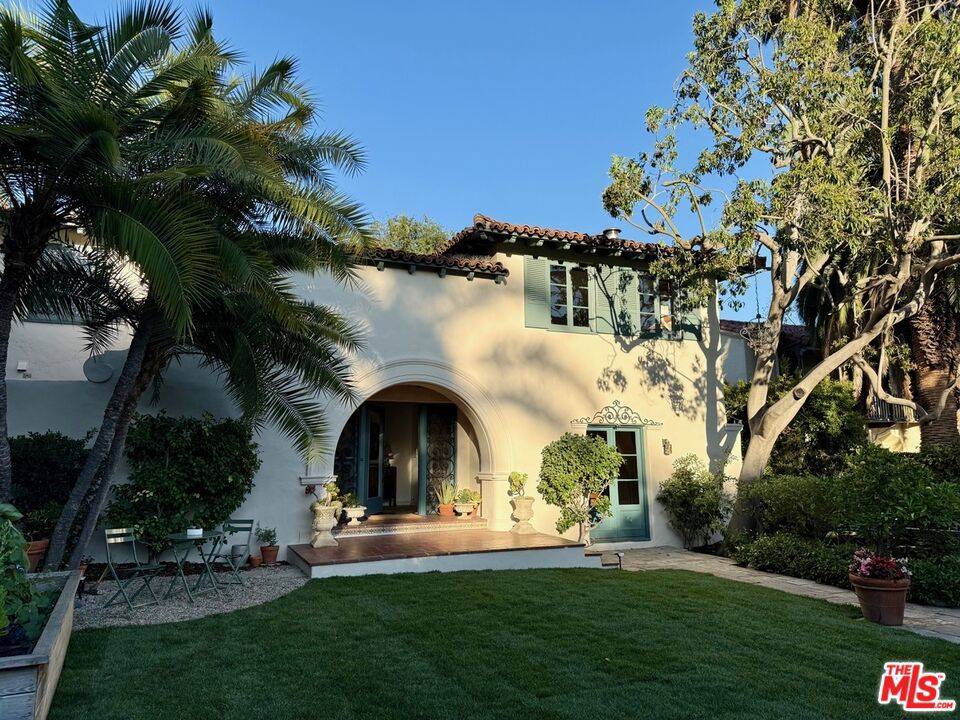 1836 Outpost DR, Los Angeles, CA 90068