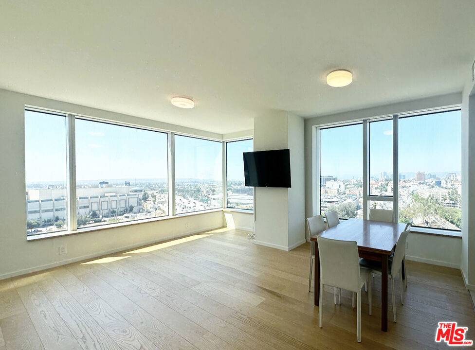 889 Francisco ST #1106, Los Angeles, CA 90017