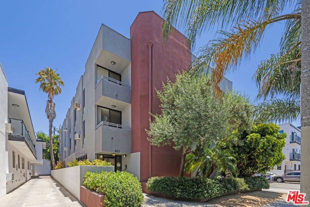 922 N Hudson AVE, Los Angeles, CA 90038