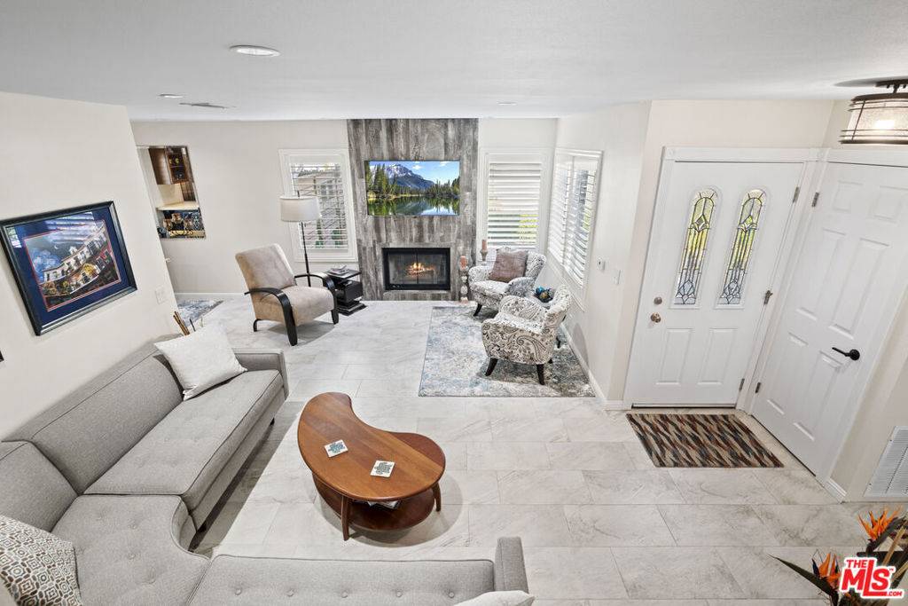 Simi Valley, CA 93065,877 Chelsea CT