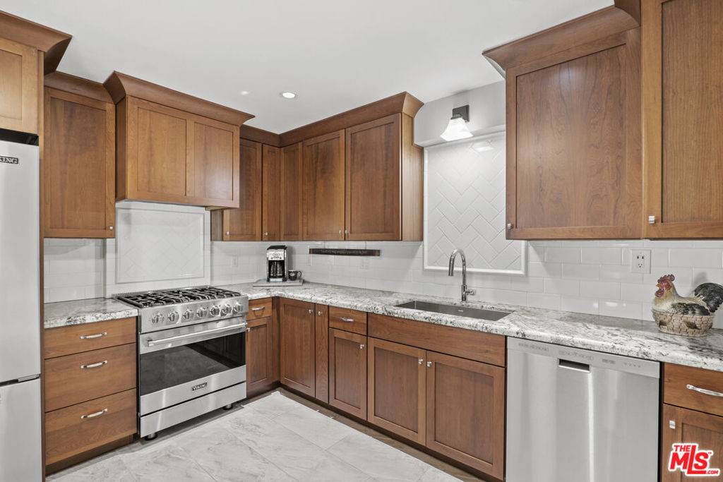 Simi Valley, CA 93065,877 Chelsea CT