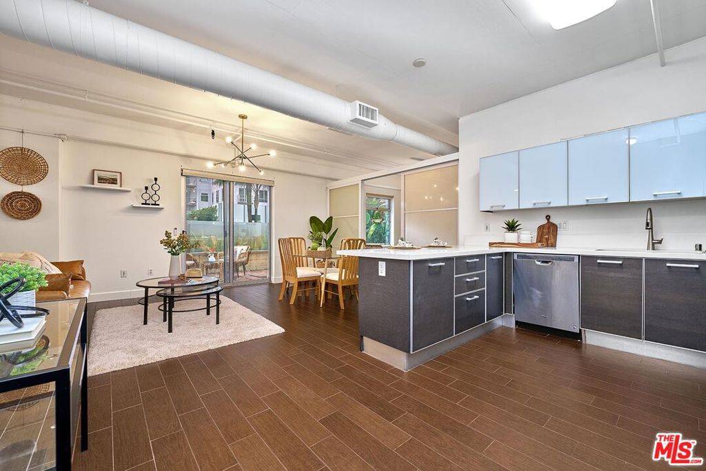 645 W 9th ST #242, Los Angeles, CA 90015