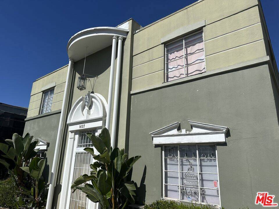 Los Angeles, CA 90027,1623 Avenue Hillhurst AVE