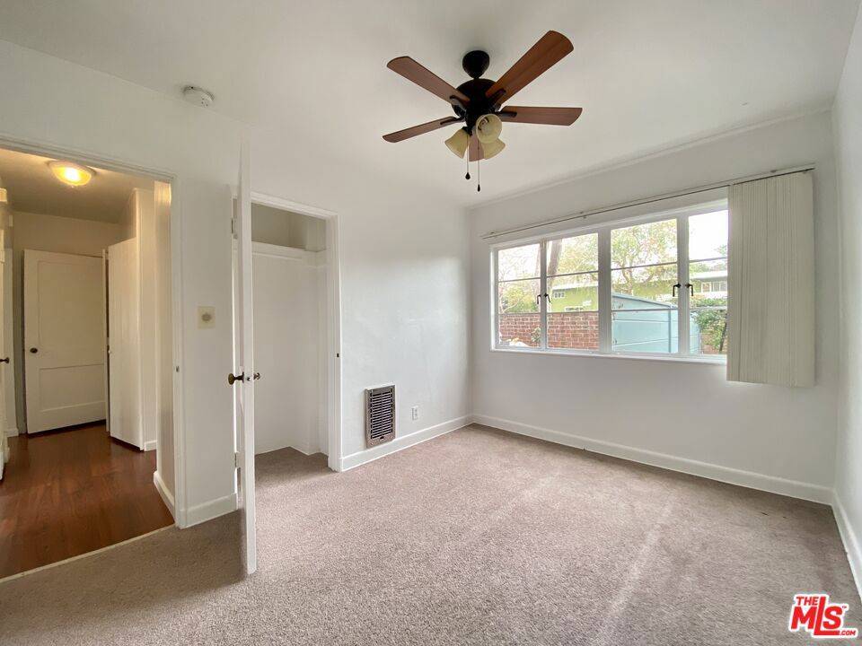Los Angeles, CA 90016,5456 VILLAGE