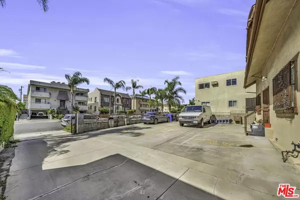 Los Angeles, CA 90004,4843 Rosewood AVE