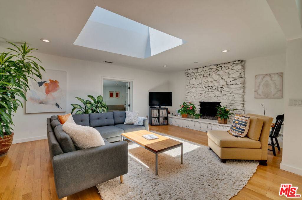 Los Angeles, CA 90041,1775 College View PL